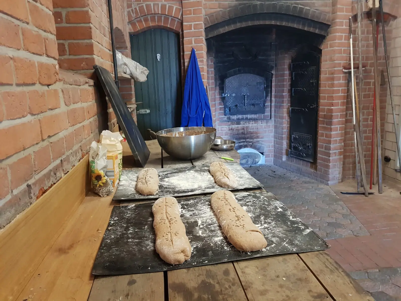 Bildergalerie vom gesammelten Essen, der Zubereitung und dem gemeinsamen Verzehr